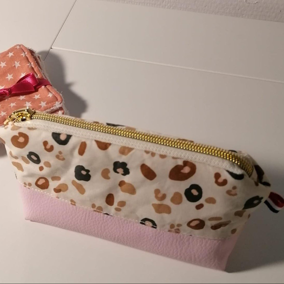 Trousse pocket de maquillage simili rose CAMELIA fabriquée en Gironde - France