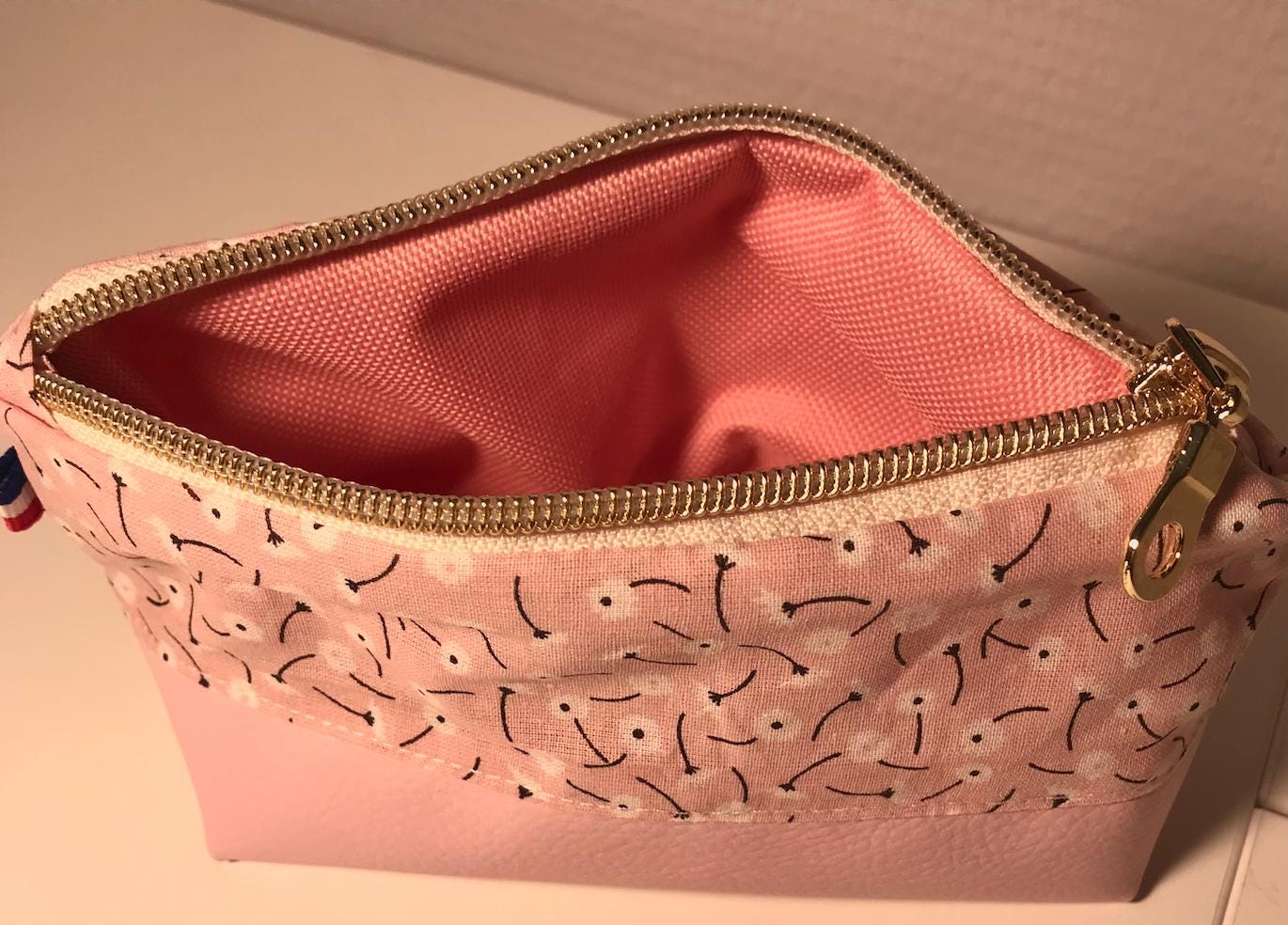 Trousse pocket de maquillage simili rose MARGUERITE fabriquée en Gironde - France